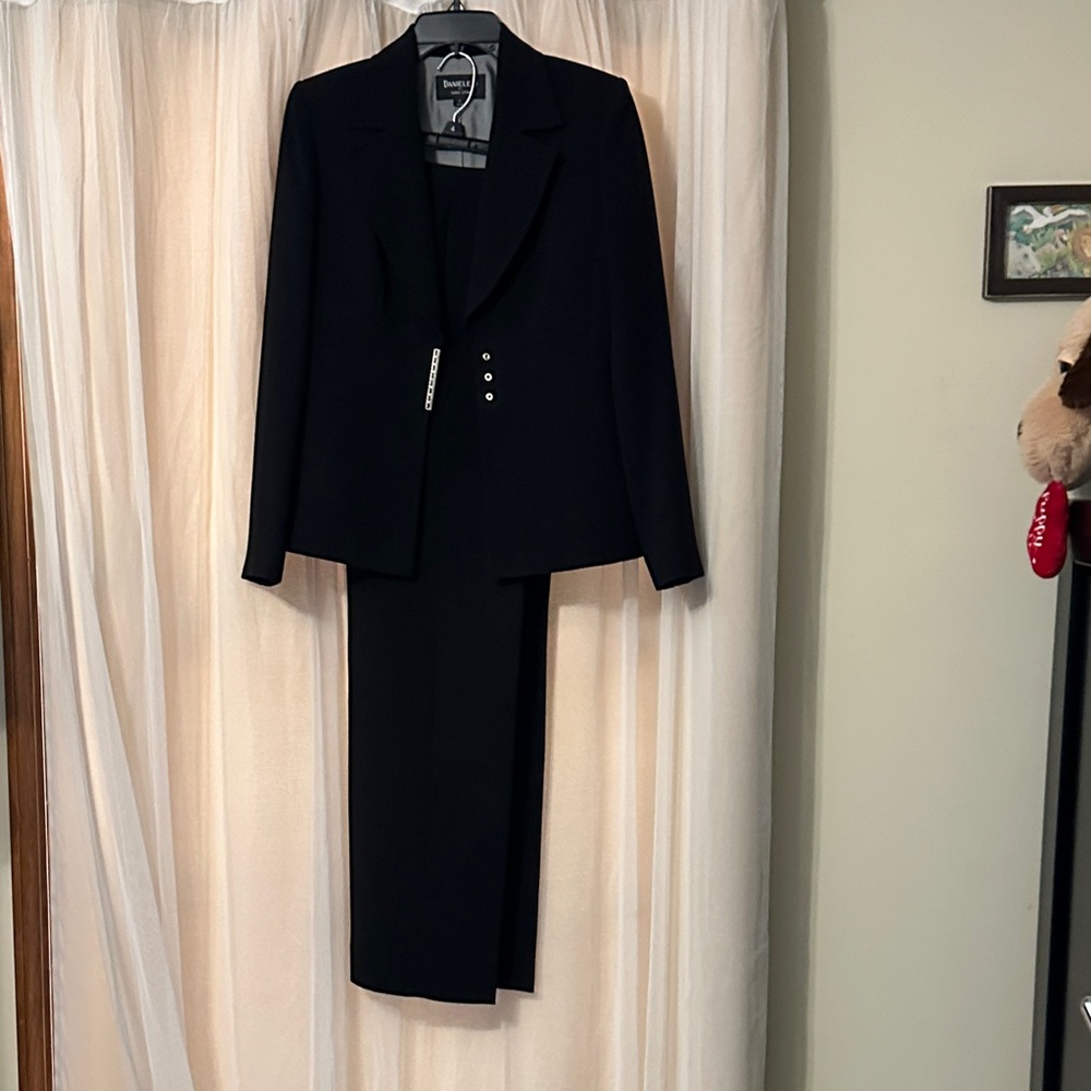 Tahari Classic Black Blazer and pant Set